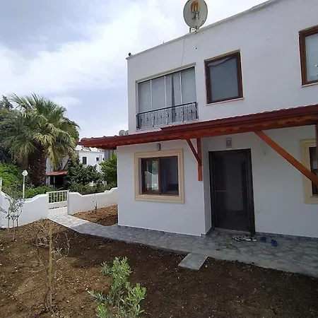 Datca Oezbel'De Bahceli Sirin Ev Villa *