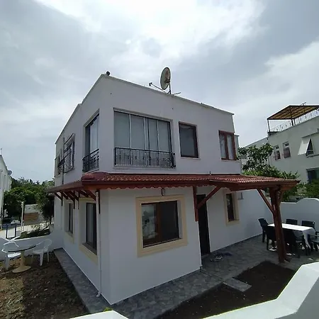 Datca Oezbel'De Bahceli Sirin Ev Villa
